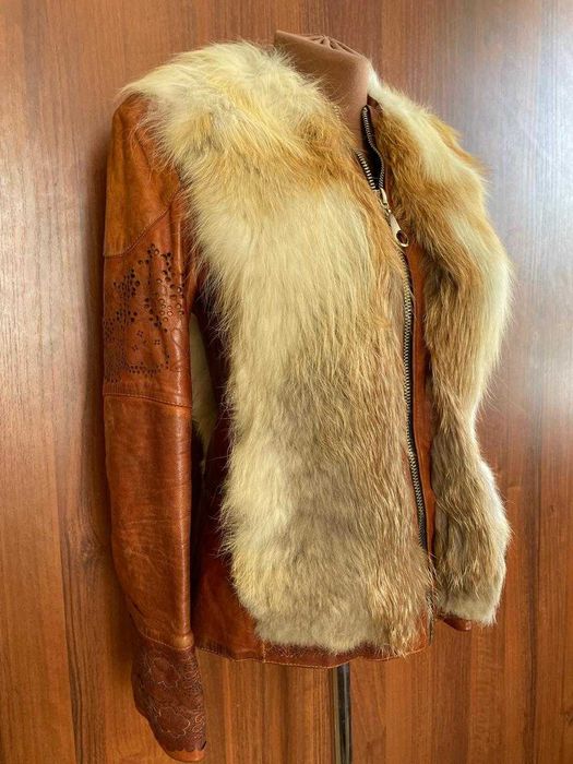 Кожаная куртка с лисой