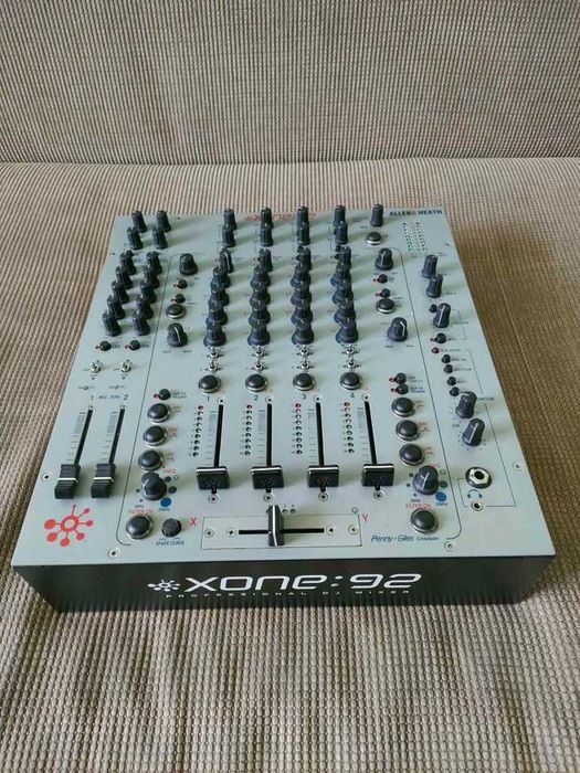 Allen & Heath xone 92 prima varianta impecabil