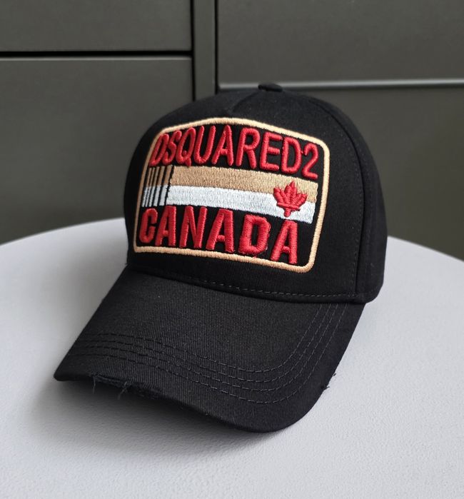 Шапка с козирка с производствени дефекти Dsquared