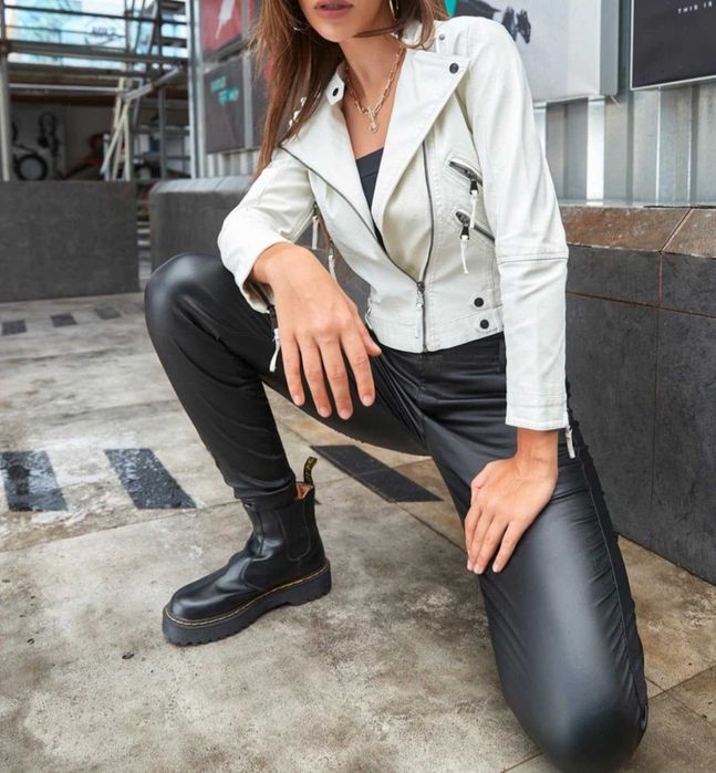 Дамско кожено яке