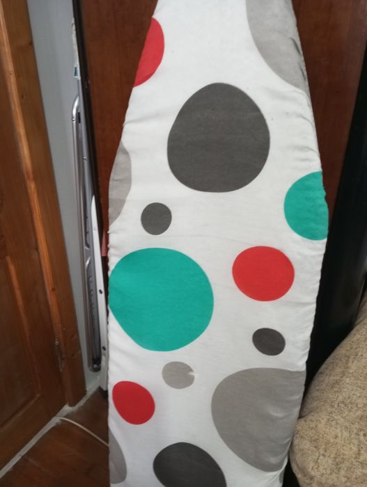 Masă de calcat in stare foarte bună