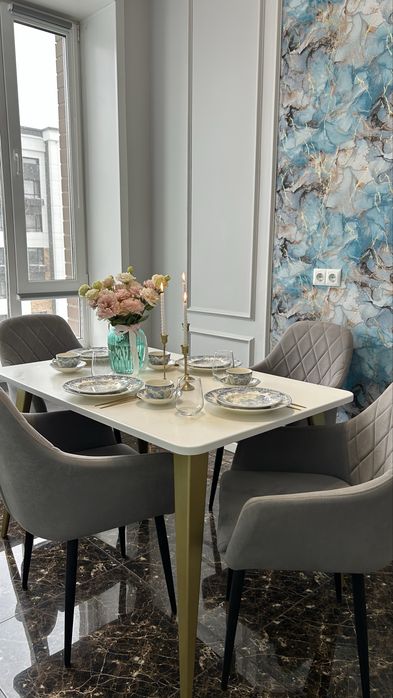 Продам стол кухонный со стульями