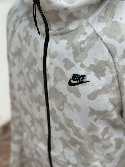 Nike tech fleece white camo top Оригинално! CJ5975-121