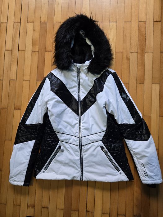 Страхотен дамски ски екип