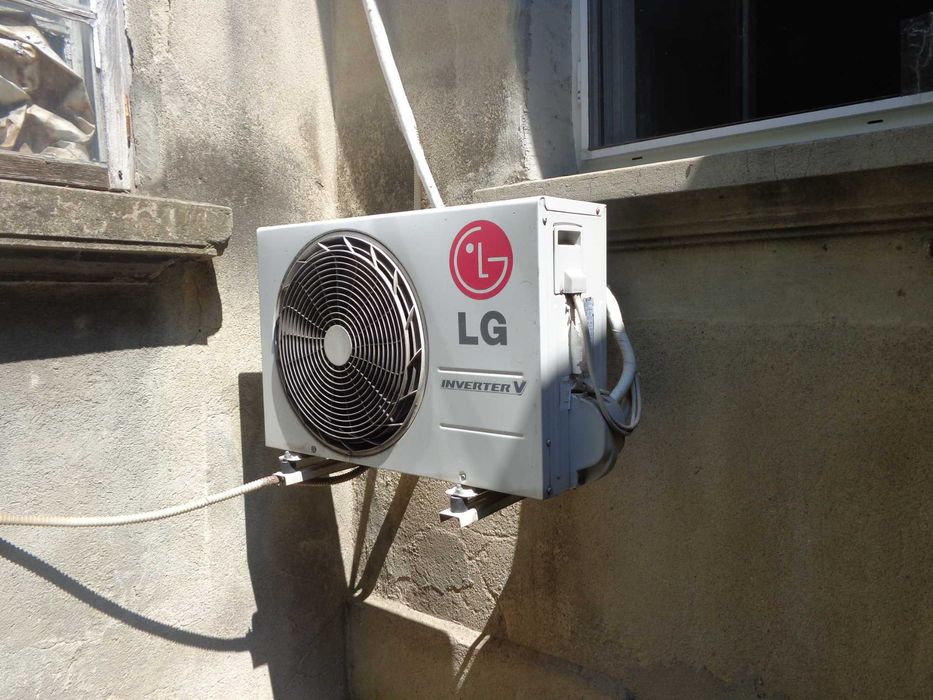 климатик LG 12EK