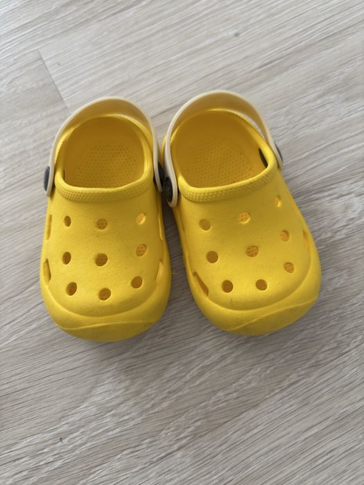 Детские сланцы и кросовки