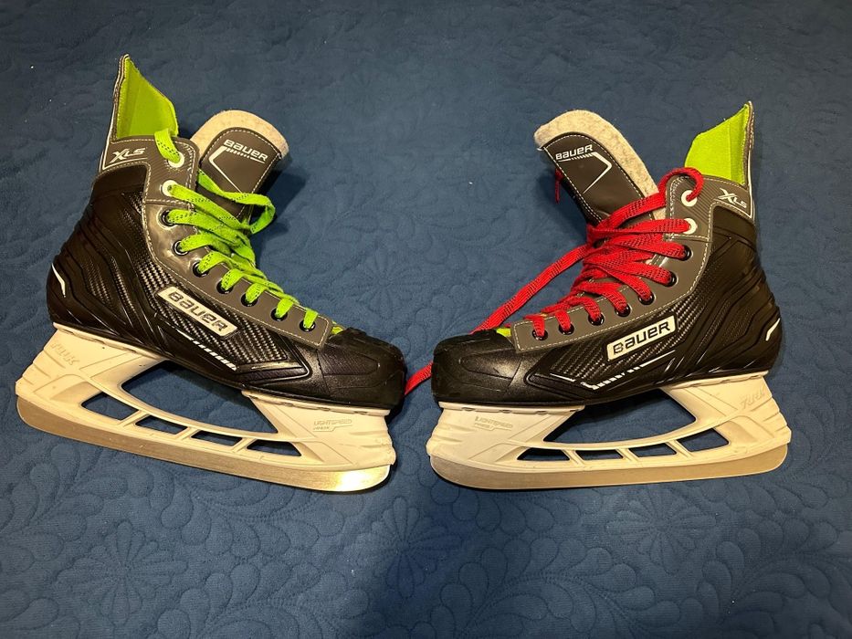 Продам коньки bauer