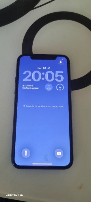 Vand telefon IPhone 11
