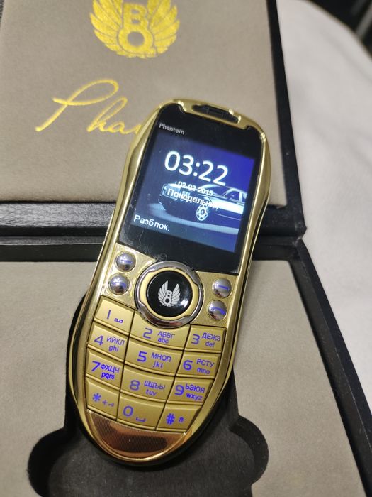 Телефон - оригинальный дизайн.