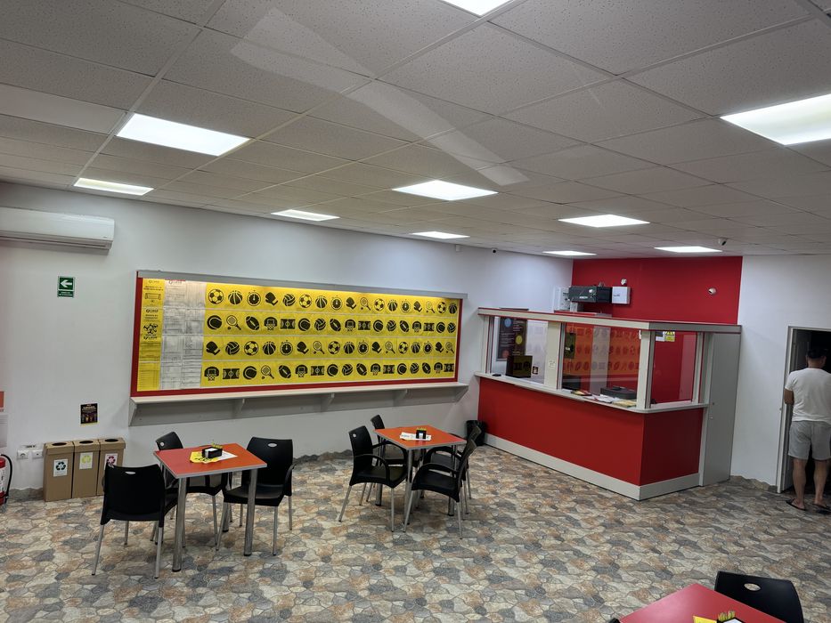Inchiriez sau vand spatiu comercial oras Brosteni,jud Suceava