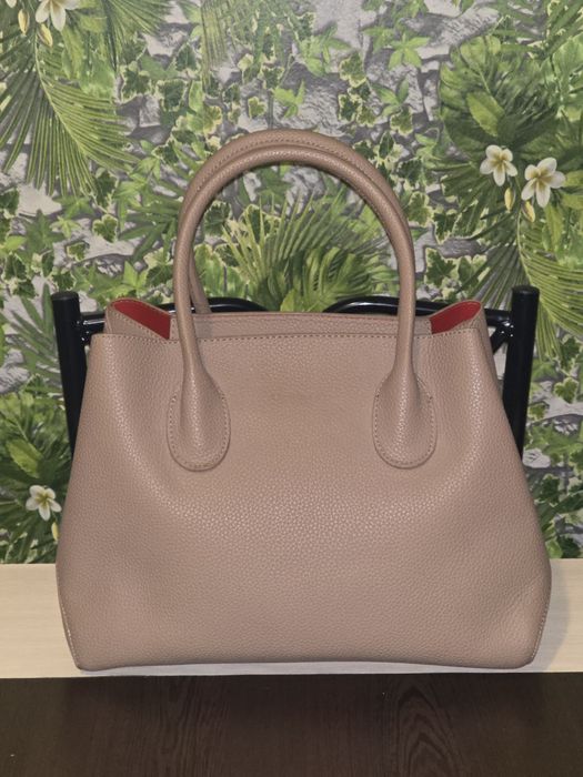 Dior страхотна кожена чанта в бежово