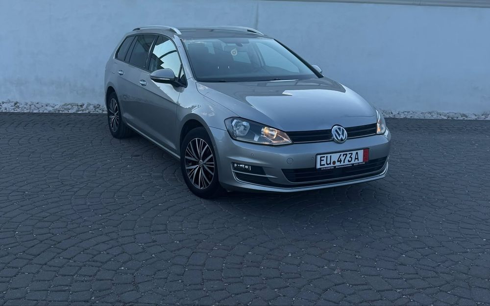 Volkswagen Golf 7 highline 1.6 diesel automat 110 cp dsg  distronic pachet All star