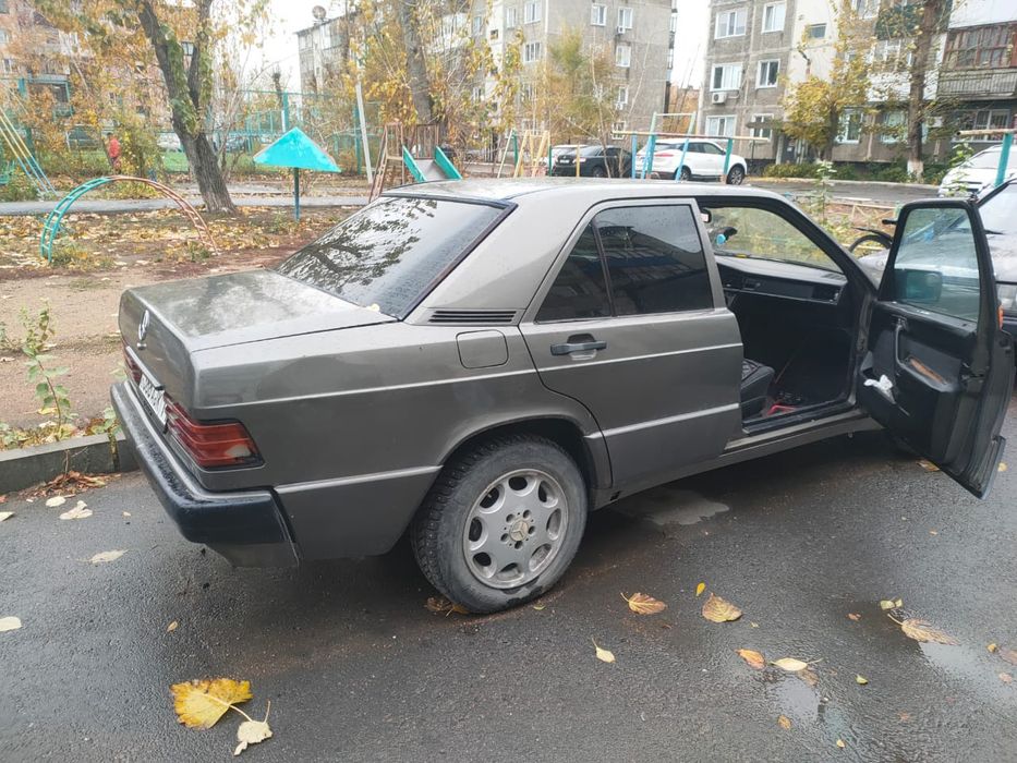 два Mercedes E190 оптом