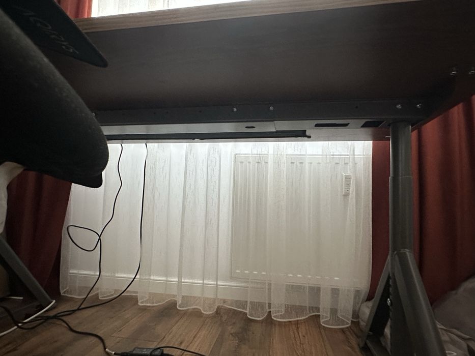 Vand birou ikea “ IDASEN”