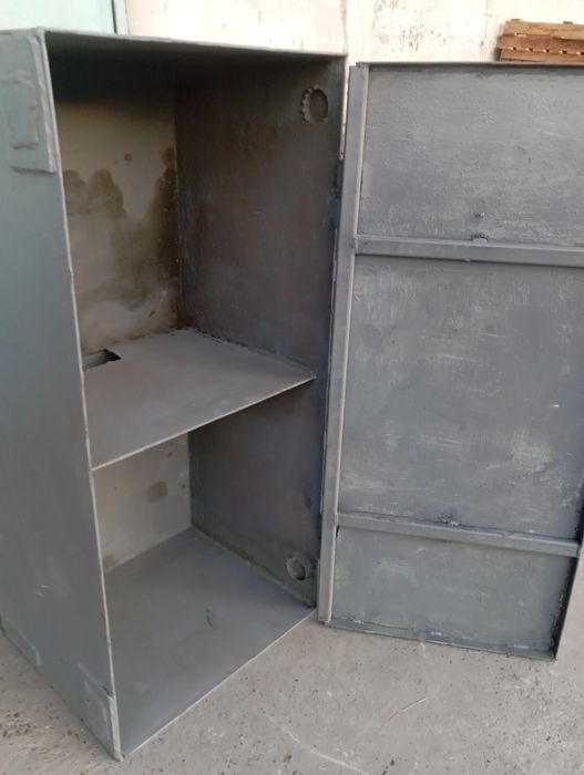 Темир шкаф сотилади Калин темирдан ясалган