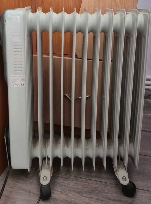 Vând Calorifer electric