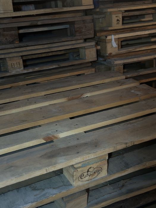 Продам поддоны в отличном состочни