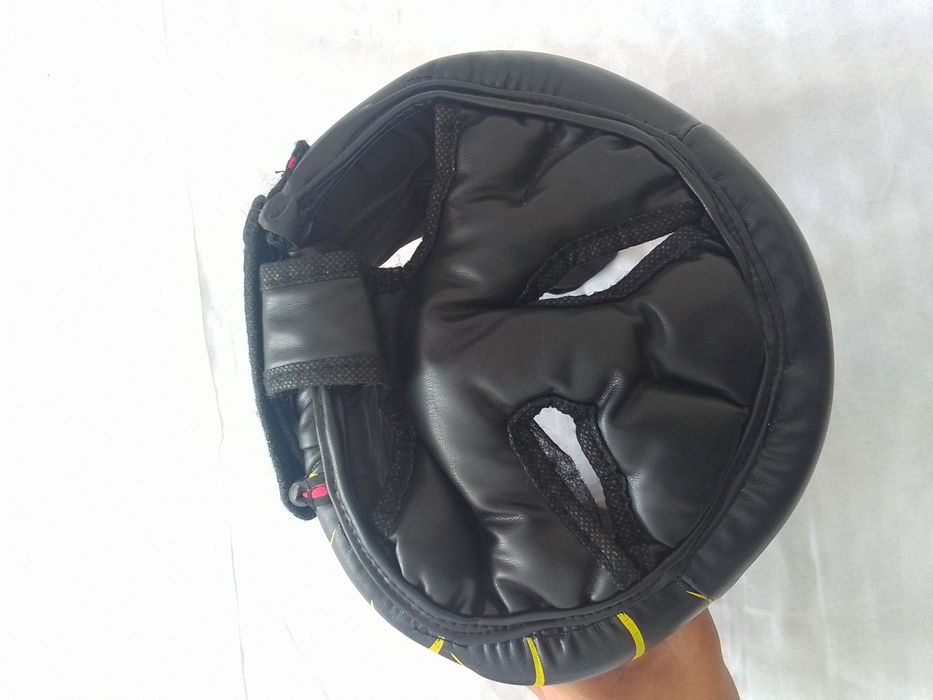 Boks shlemi.Yangi zoʻr arzon narxda.