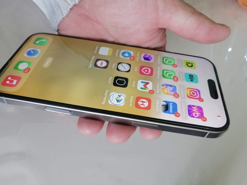 Продам Айфон 16 про макс 256