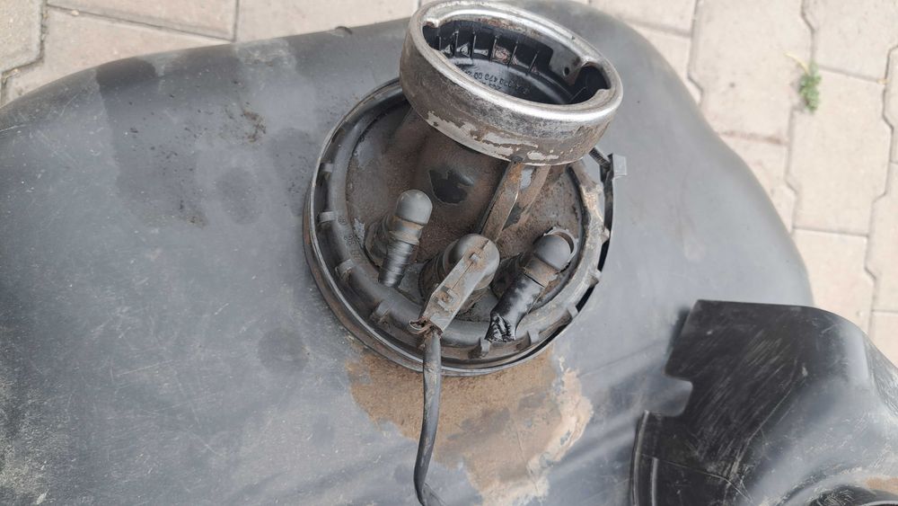 Бензобак на мерседес  атего