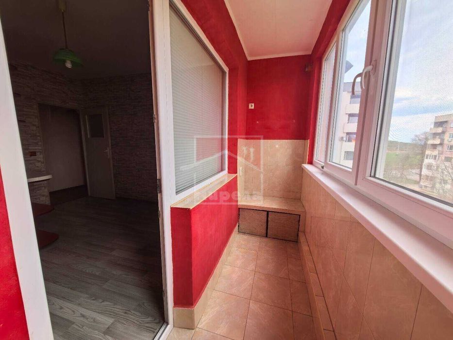 Продава се Двустаен апартамент в Ямбол, Георги Бенковски - 60 кв.м за 697 €/кв.м - Снимка #2