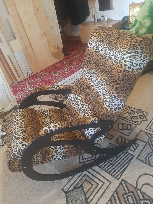 Кресло -качалка новое