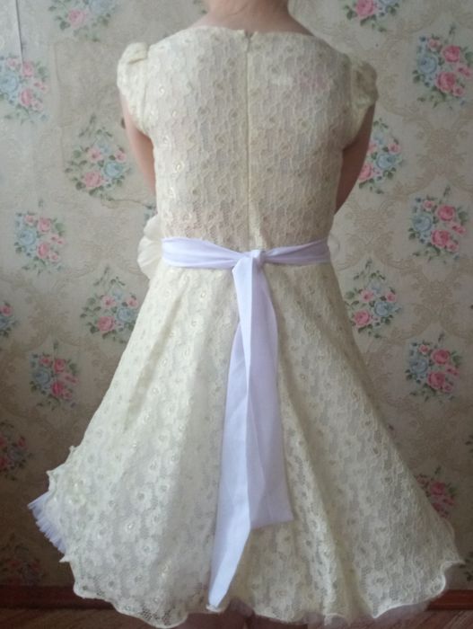 Продам платья на девочку