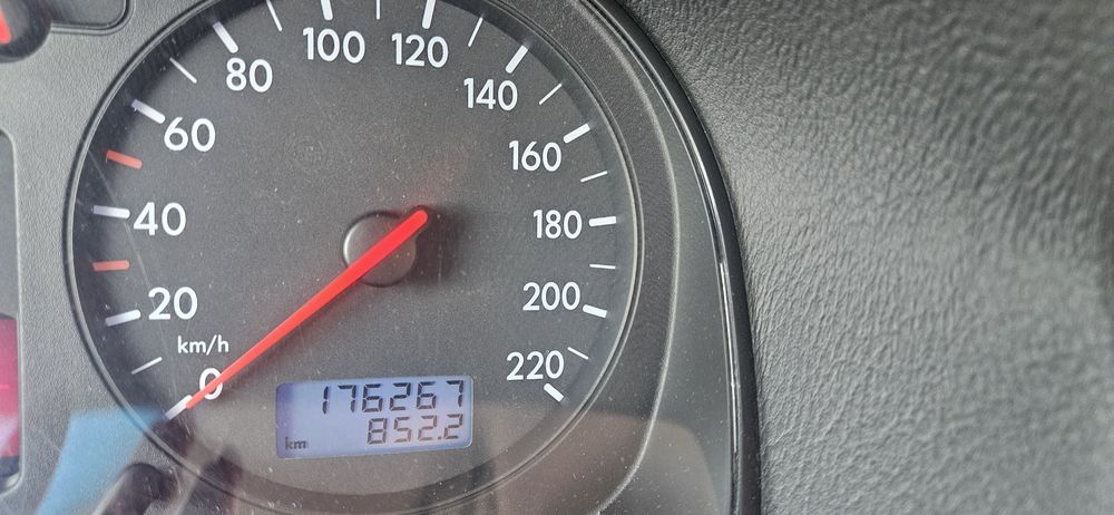 VOLKSWAGEN Golf 2004 — imagine 3