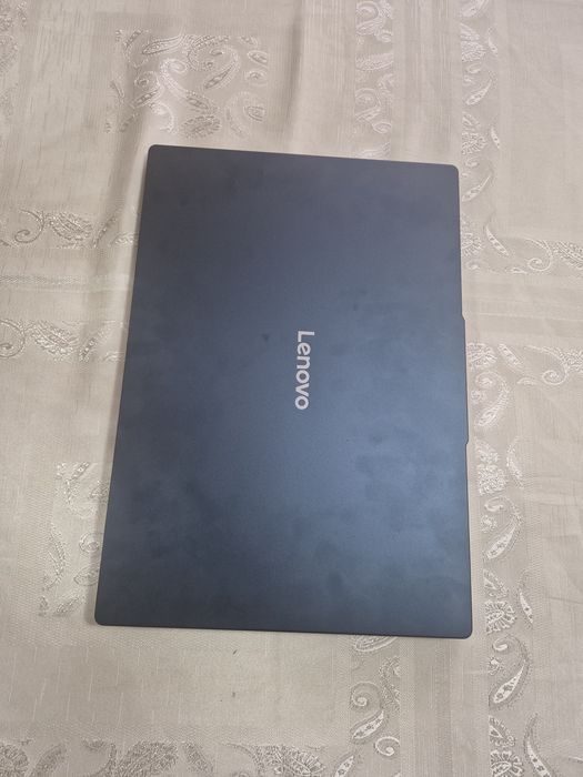 Laptop Lenovo nou