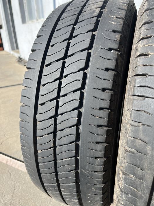 2 бр. гуми за бус 205/65/16C Viking DOT 1323 6-7 mm