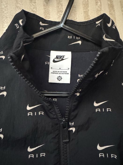 Дамска ветровка nike