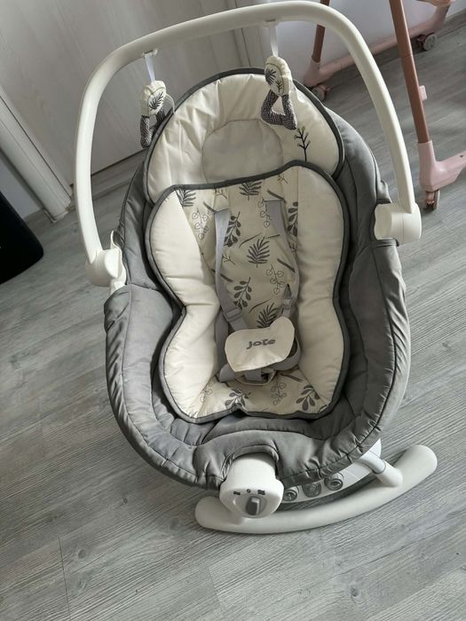 Balansoar bebe Joie electric cu vibrații  și jucării + 2 baze originale