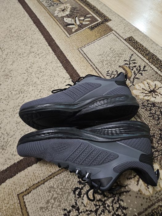 Чисто нови маратонки  46 номер