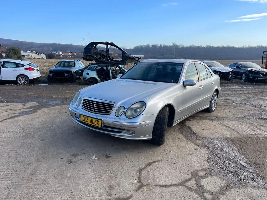 Dezmembrari Mercedes-Benz E Class S211 / 2005