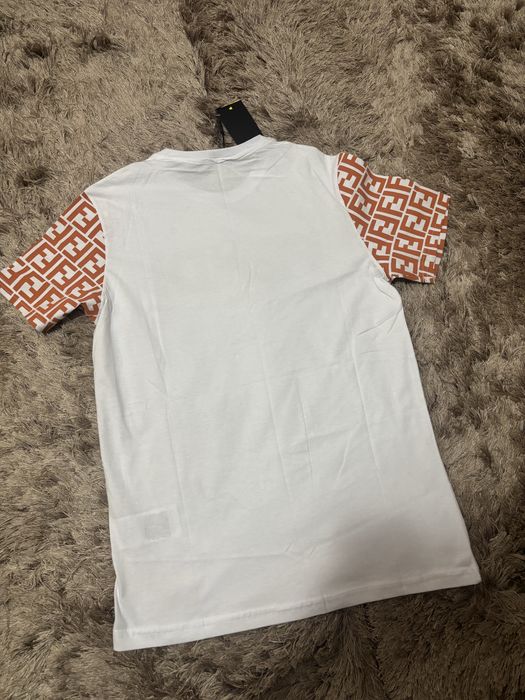 Tricou Fendi Roma – Alb cu mâneci monogramă FF – Mărimea S (Nou cu etichetă)
