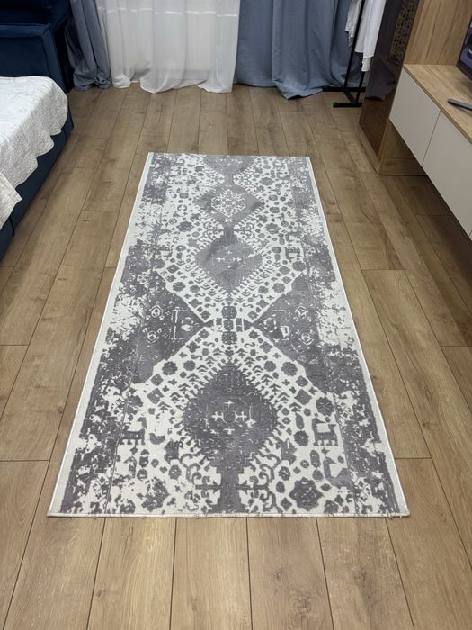 Ковер, еще один ковер в подарок