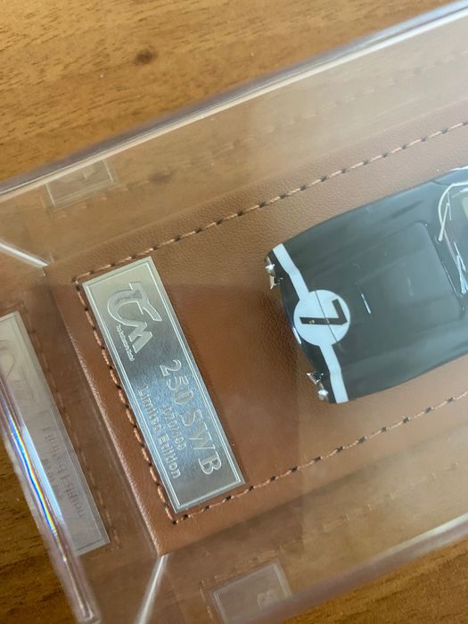 Ferrari 250 SWB 1:64