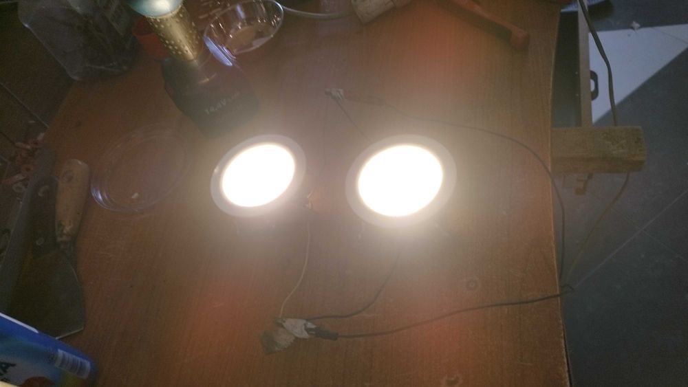 Лунички - лед лампи за таван illuxtron linea 75 HV 9W 300K 35бр.