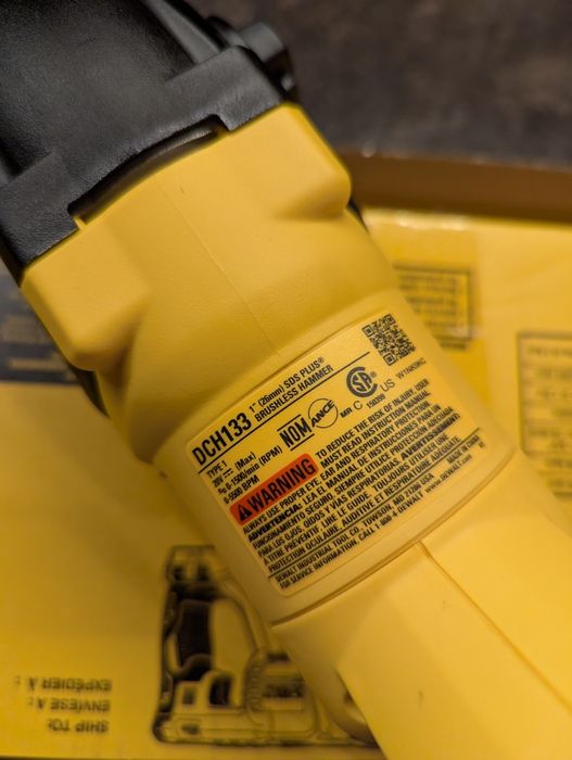 Продам акумуляторный перфоратор Dewalt