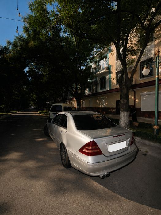 Mercedes benz W203 c240