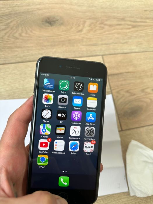 Продам iPhone 8 черный