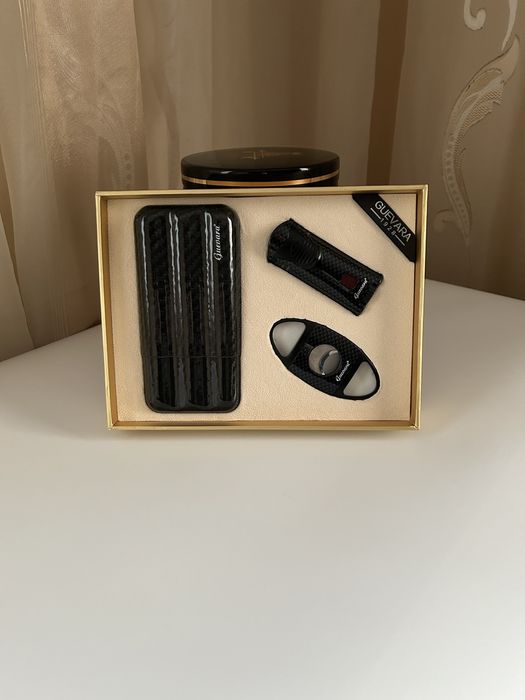 Луксозен Guevara комплект за пури – карбон, калъф, запалка и резачка