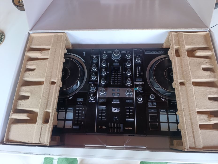 Consola dj hercules impulese 500