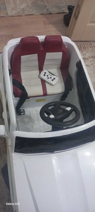 Детская машина тойота 200