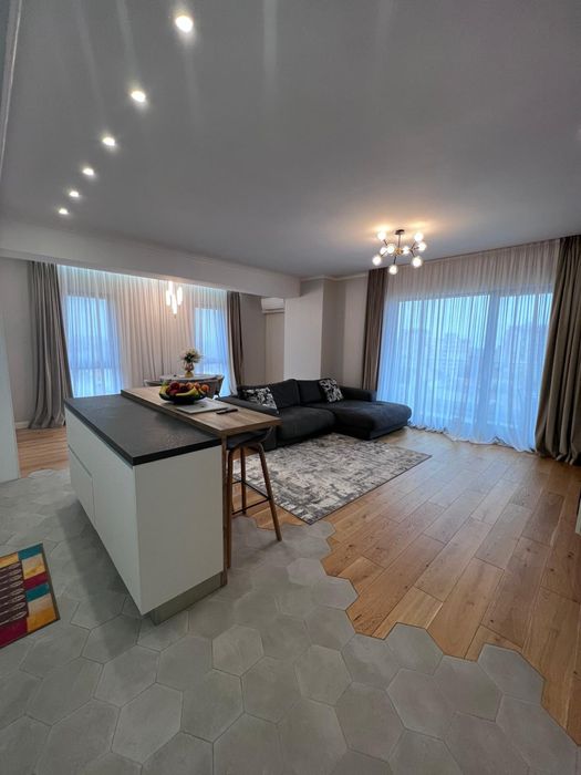 Inchiriez apartament 4 camere Unirii