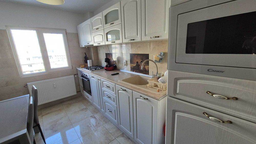 INCHIRIEZ APARTAMENT 3 camere luxury , zona Malu Rosu Profi