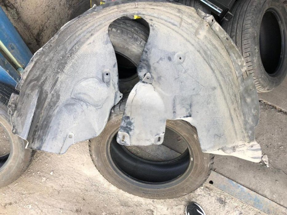 Продам подкрылок на Форд Эксплоер 2014