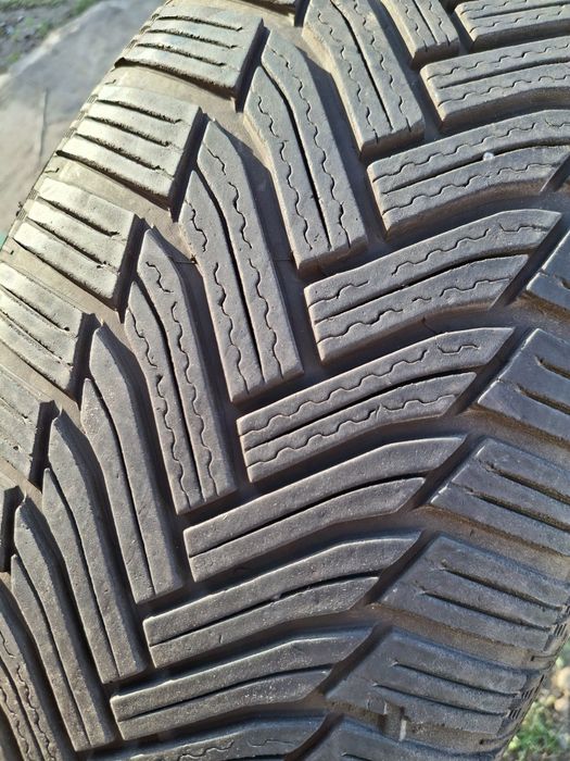 2  Anvelope de iarnă  225 55 r17 Michelin