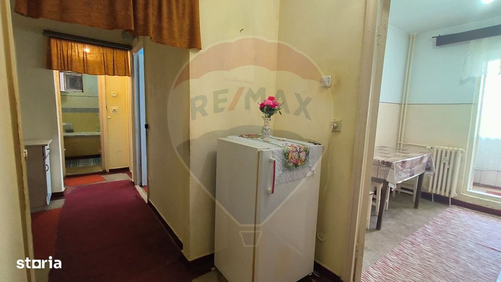 Apartament cu 3 camere de vânzare, decomandat Micro 17- Galați