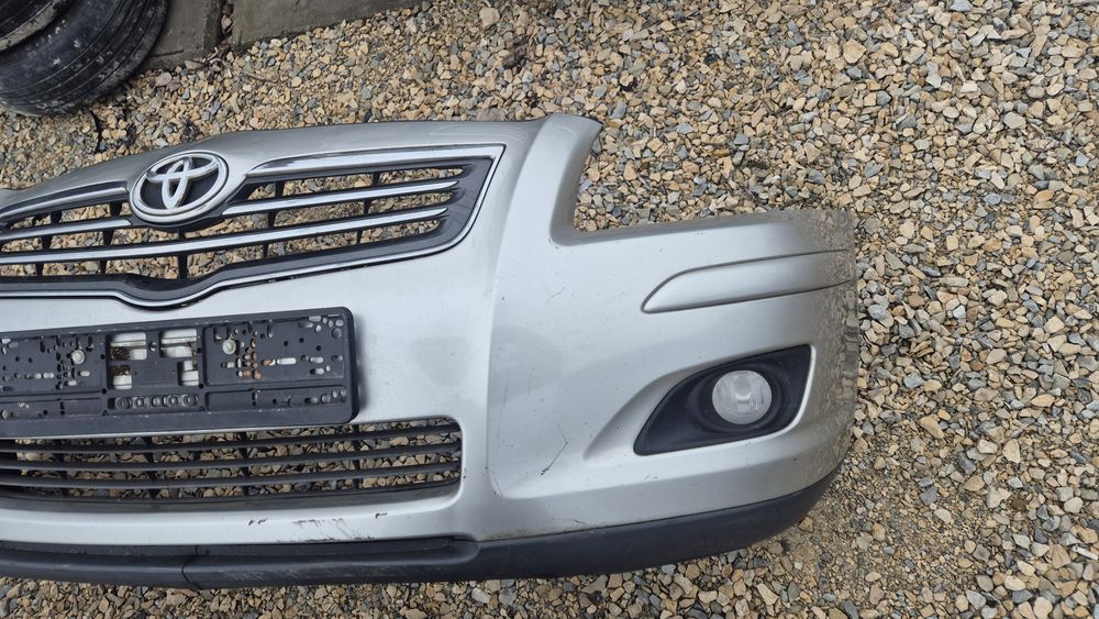 Оригинални Предни Брони за Тойота Авенсис Т25 Фейс 2006- 2009г